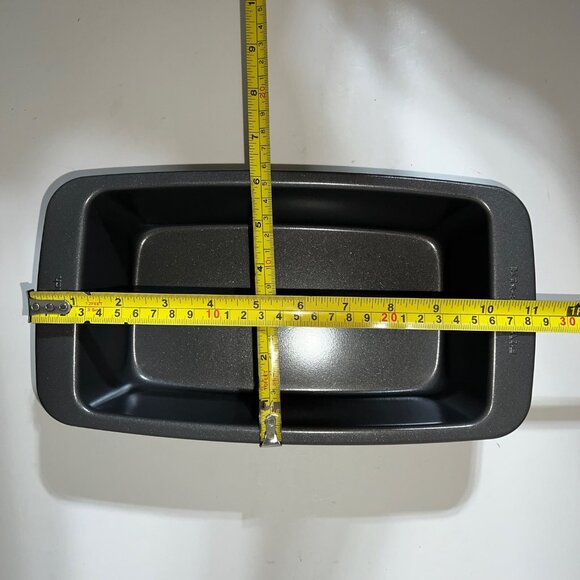 KitchenAid 3-Piece Bakeware Set | Baking Sheet, Cake Pan & Loaf Pan - Picture 14 of 16